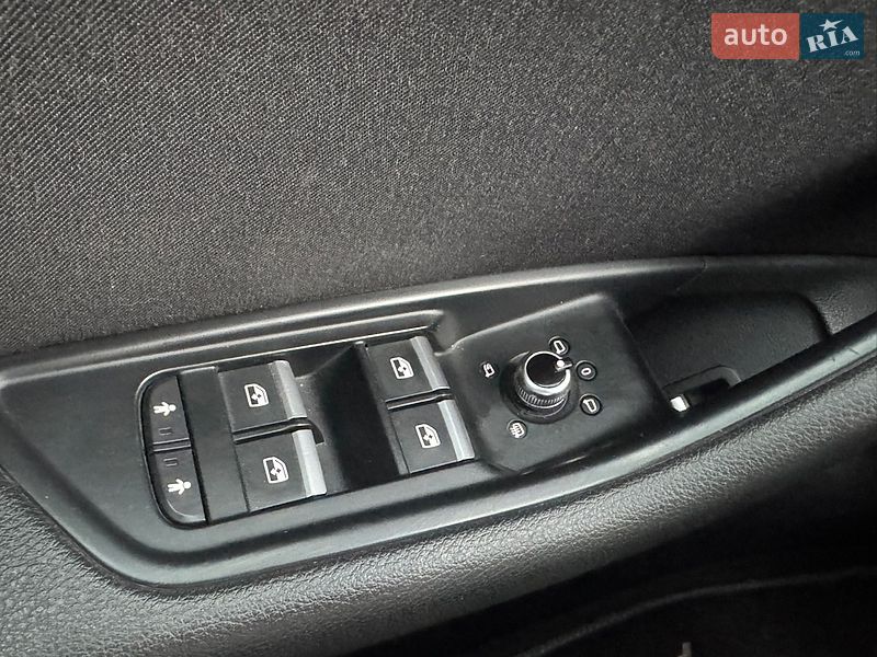 Седан Audi A4 2016 в Мукачево
