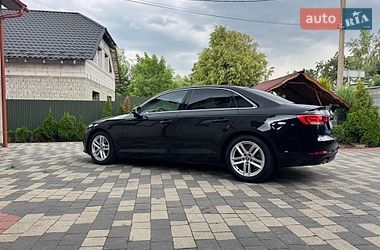 Седан Audi A4 2016 в Мукачево