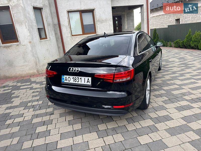 Седан Audi A4 2016 в Мукачево