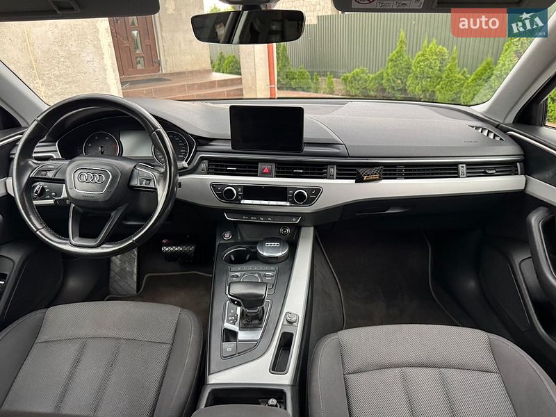 Седан Audi A4 2016 в Мукачево