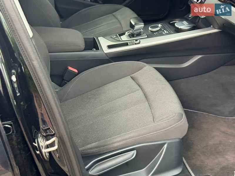 Седан Audi A4 2016 в Мукачево