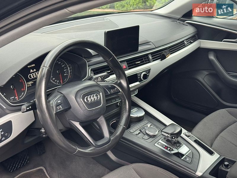Седан Audi A4 2016 в Мукачево