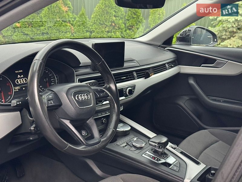 Седан Audi A4 2016 в Мукачево
