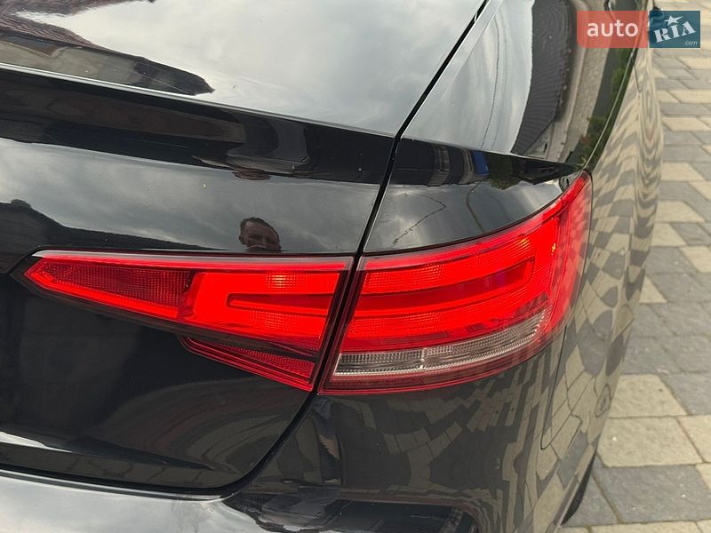 Седан Audi A4 2016 в Мукачево