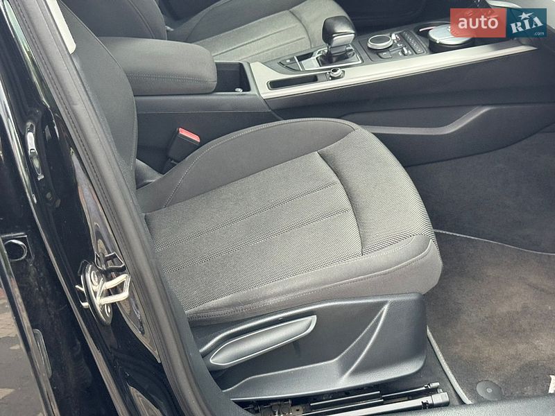 Седан Audi A4 2016 в Мукачево