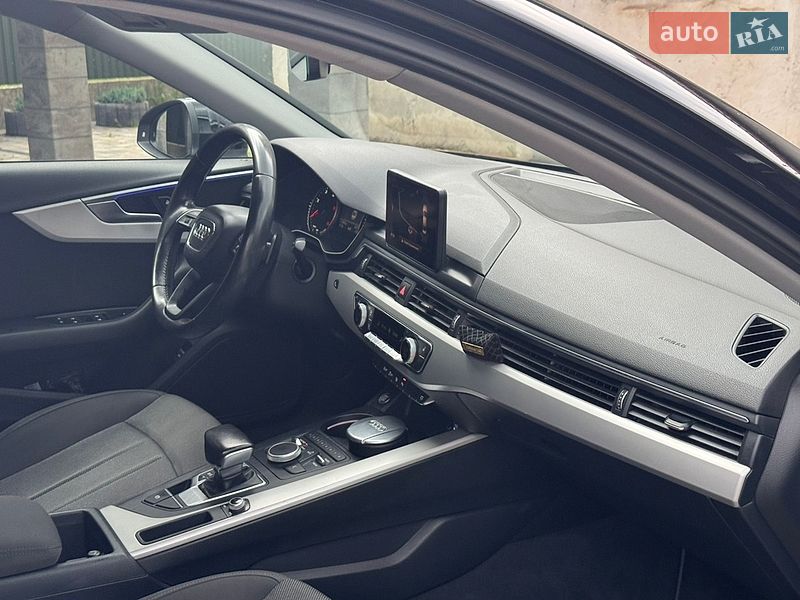 Седан Audi A4 2016 в Мукачево