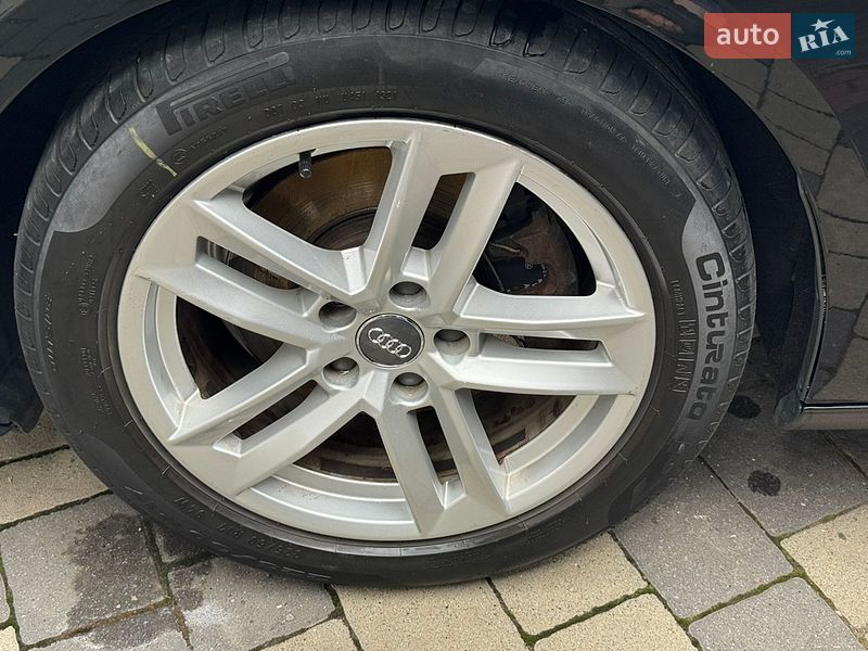 Седан Audi A4 2016 в Мукачево