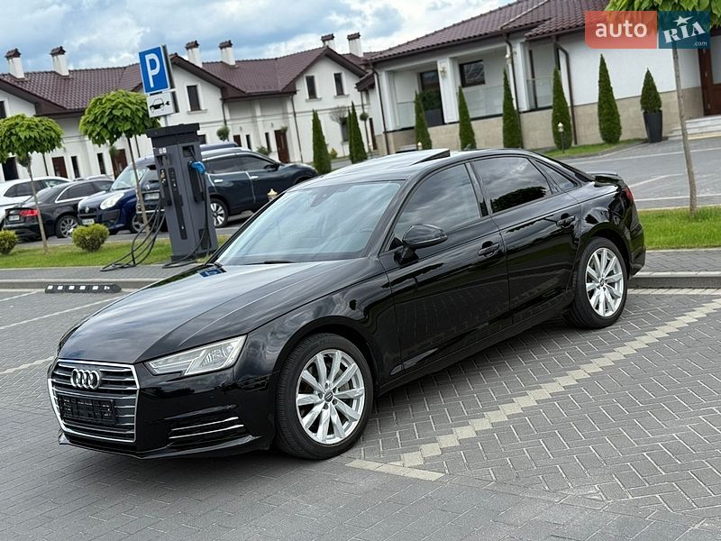 Седан Audi A4 2015 в Львове