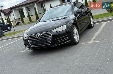 Седан Audi A4 2015 в Львове