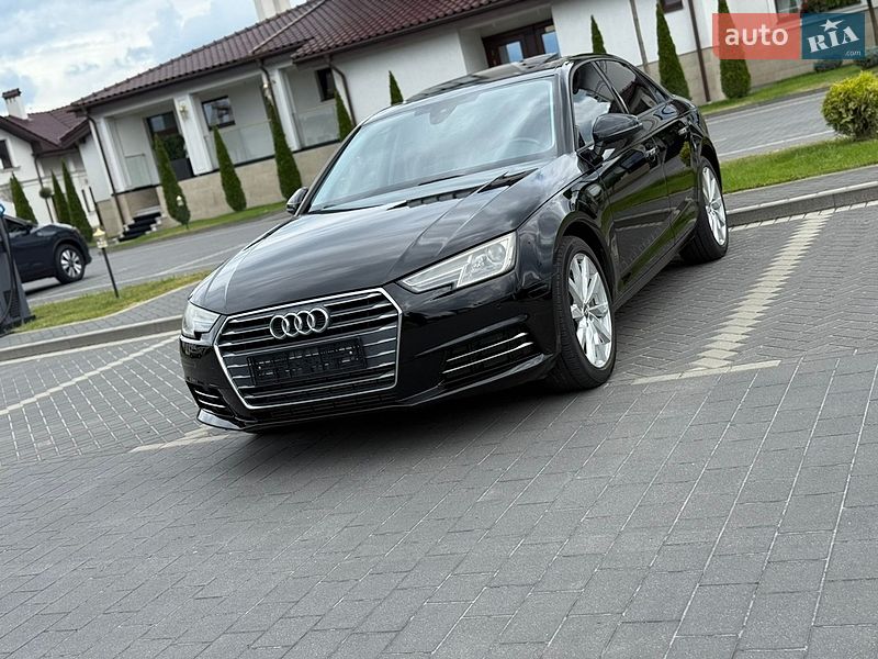 Седан Audi A4 2015 в Львове