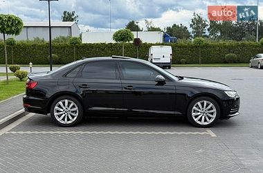 Седан Audi A4 2015 в Львове
