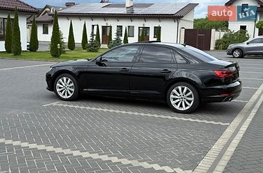 Седан Audi A4 2015 в Львове