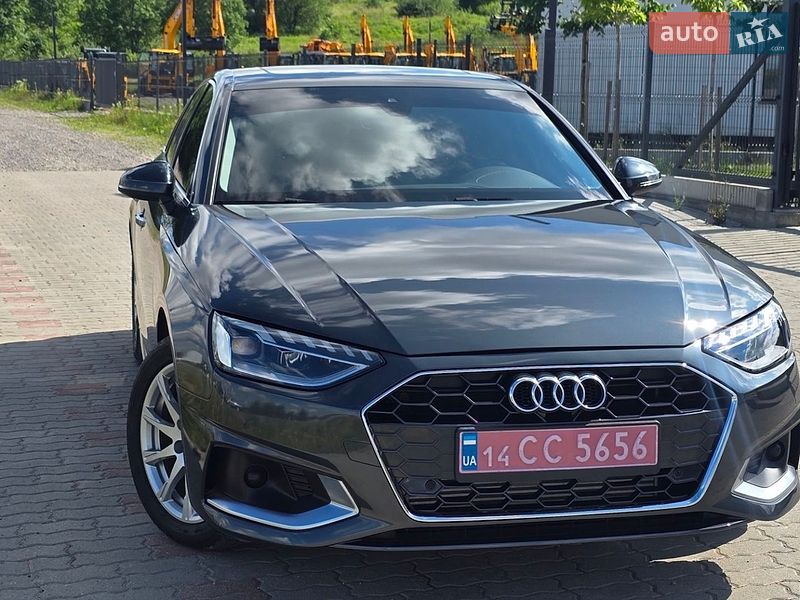 Седан Audi A4 2021 в Львове