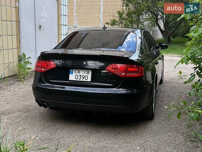 Седан Audi A4 2012 в Черкасах
