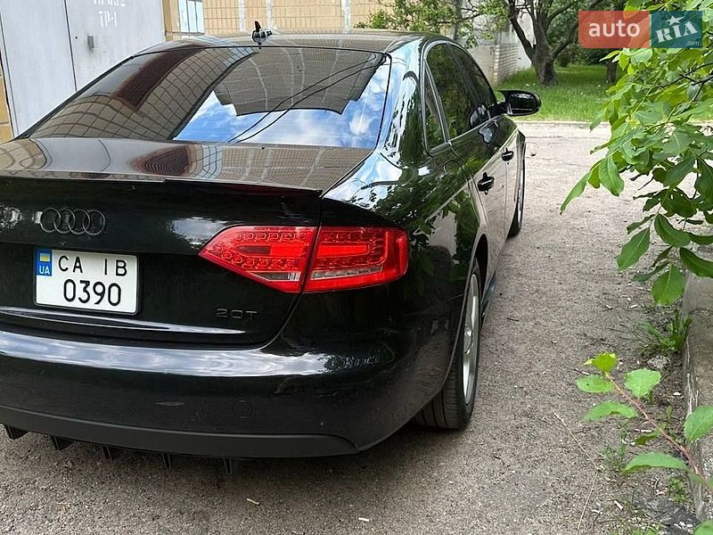 Седан Audi A4 2012 в Черкасах