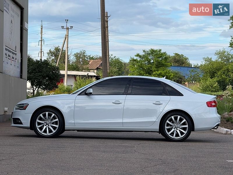 Седан Audi A4 2013 в Кривом Роге