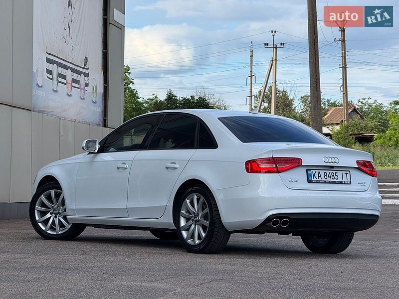 Седан Audi A4 2013 в Кривом Роге