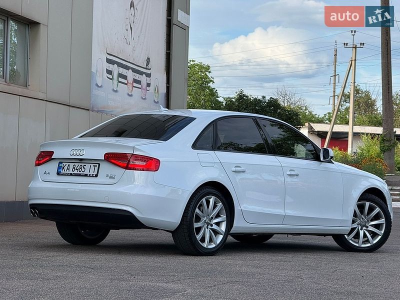 Седан Audi A4 2013 в Кривом Роге
