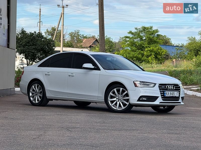 Седан Audi A4 2013 в Кривом Роге