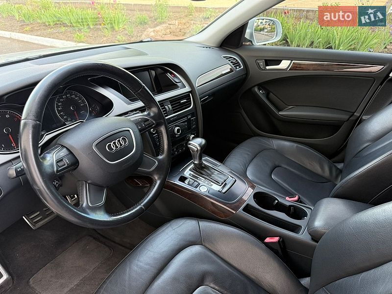 Седан Audi A4 2013 в Кривом Роге