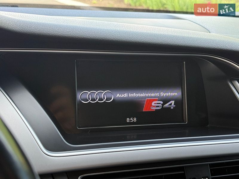 Седан Audi A4 2013 в Кривом Роге