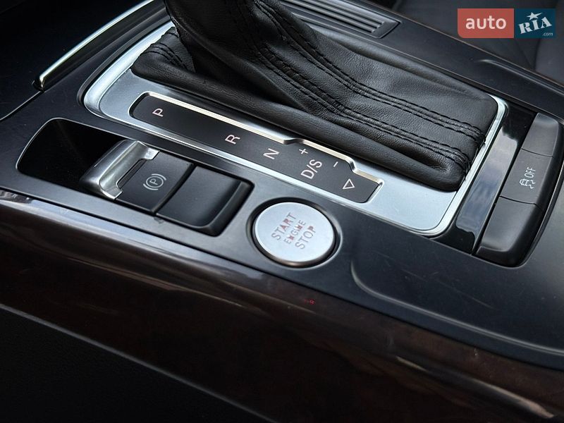 Седан Audi A4 2013 в Кривом Роге