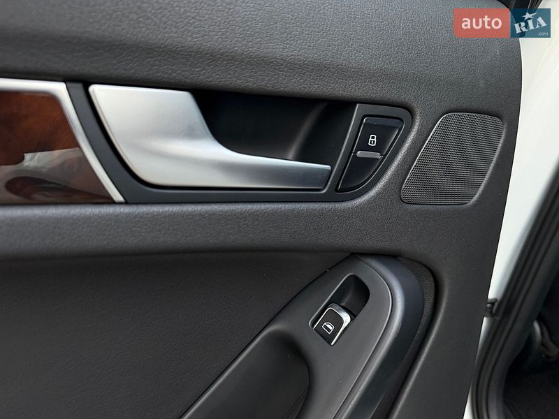 Седан Audi A4 2013 в Кривом Роге