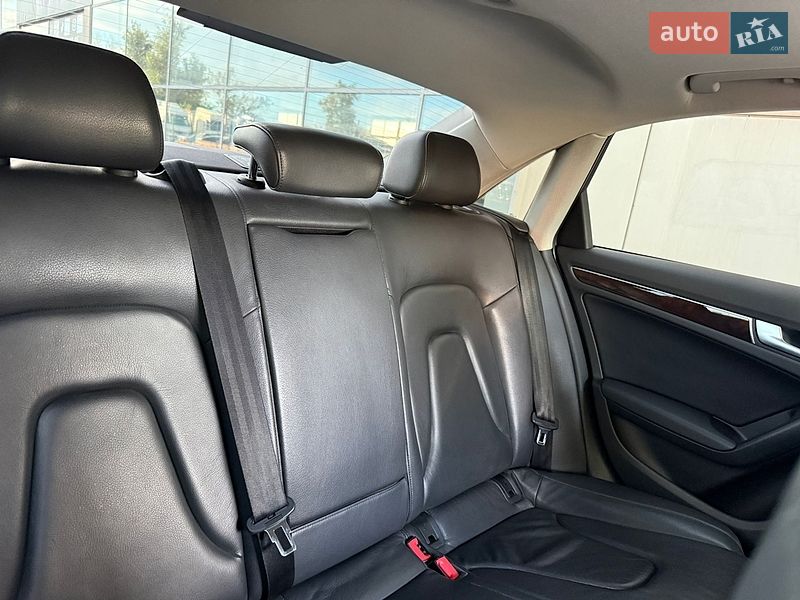 Седан Audi A4 2013 в Кривом Роге