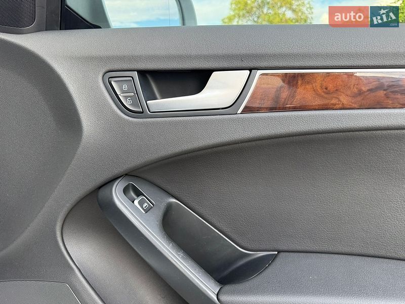 Седан Audi A4 2013 в Кривом Роге