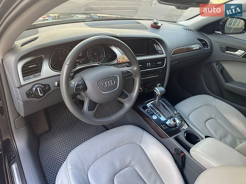 Седан Audi A4 2013 в Одессе