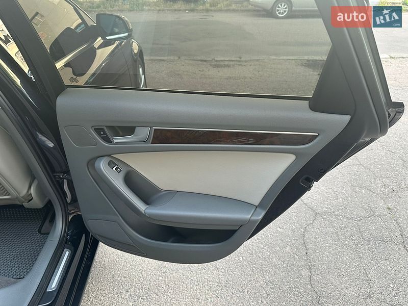 Седан Audi A4 2013 в Одессе