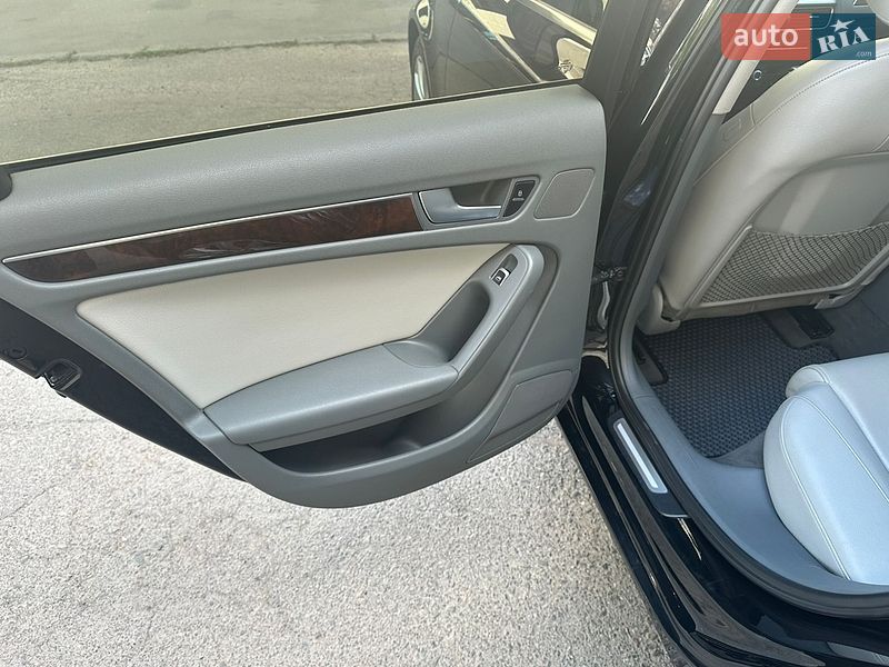 Седан Audi A4 2013 в Одессе