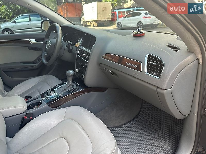 Седан Audi A4 2013 в Одессе