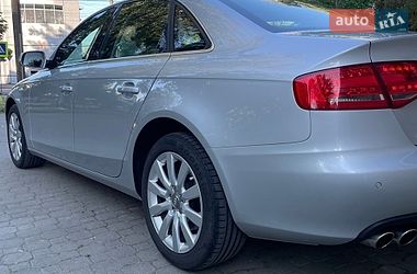 Седан Audi A4 2010 в Черновцах