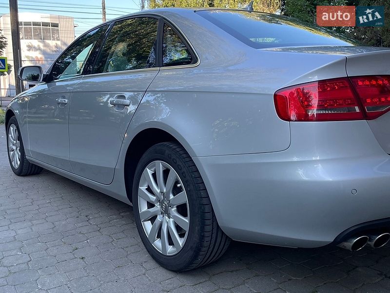 Седан Audi A4 2010 в Черновцах