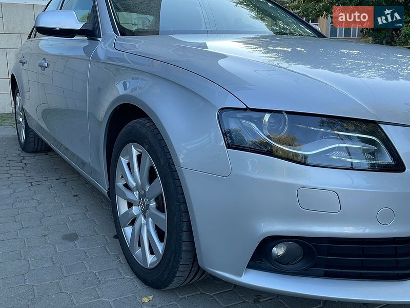 Седан Audi A4 2010 в Черновцах