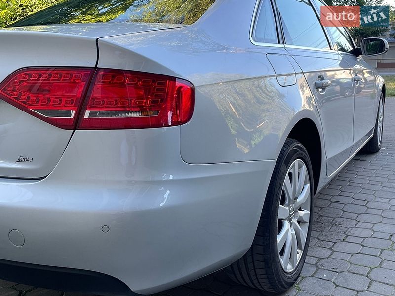 Седан Audi A4 2010 в Черновцах