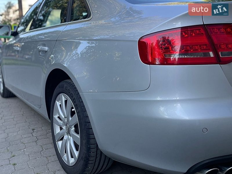Седан Audi A4 2010 в Черновцах