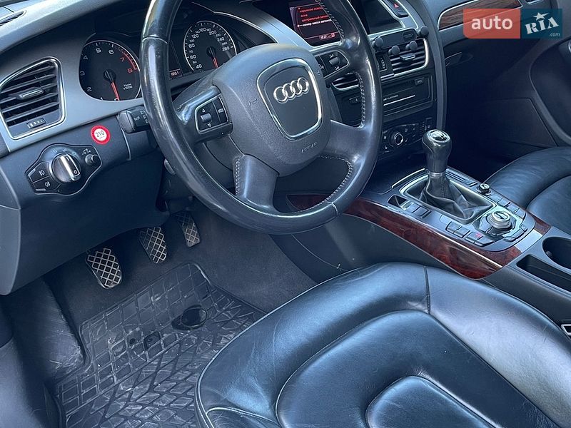 Седан Audi A4 2010 в Черновцах