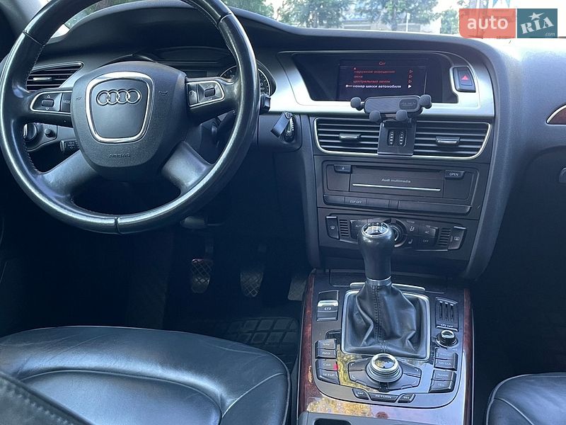 Седан Audi A4 2010 в Черновцах