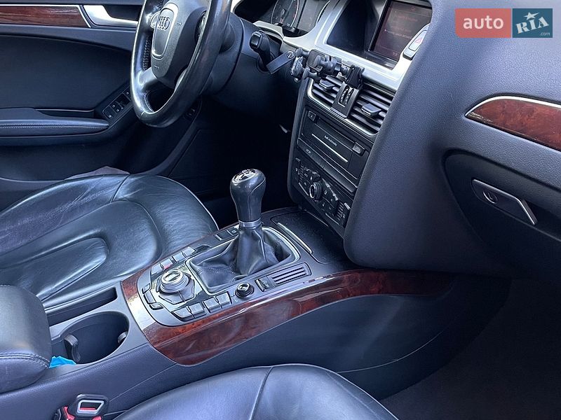 Седан Audi A4 2010 в Черновцах