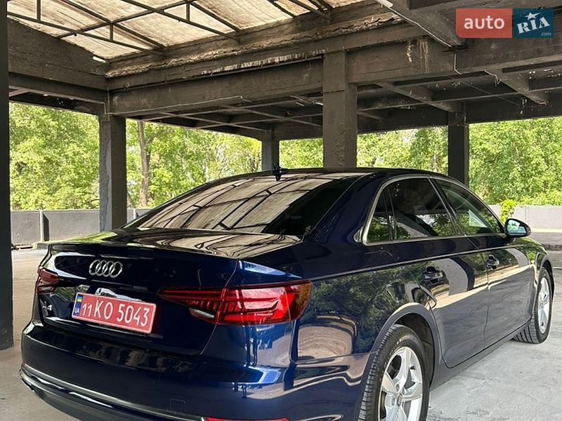 Седан Audi A4 2018 в Запорожье