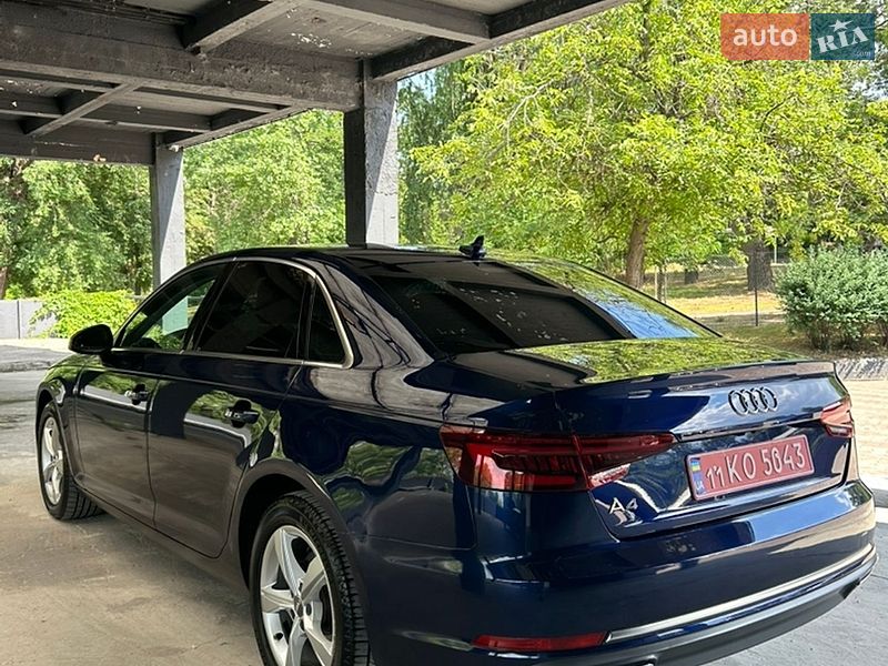 Седан Audi A4 2018 в Запорожье