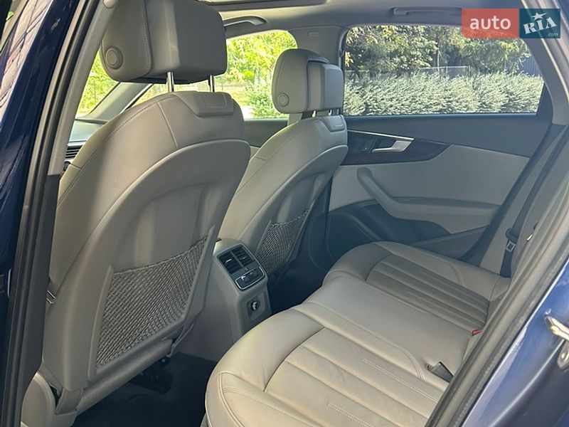 Седан Audi A4 2018 в Запорожье