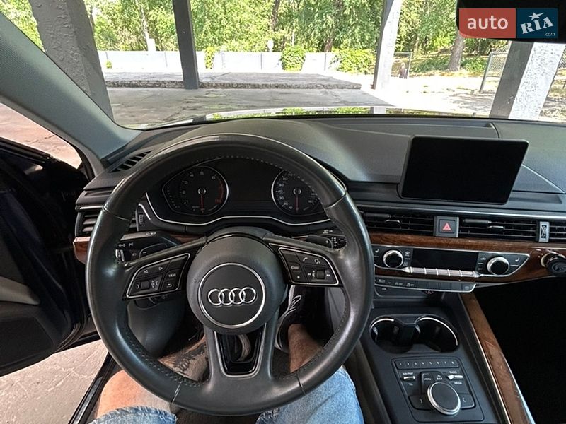 Седан Audi A4 2018 в Запорожье