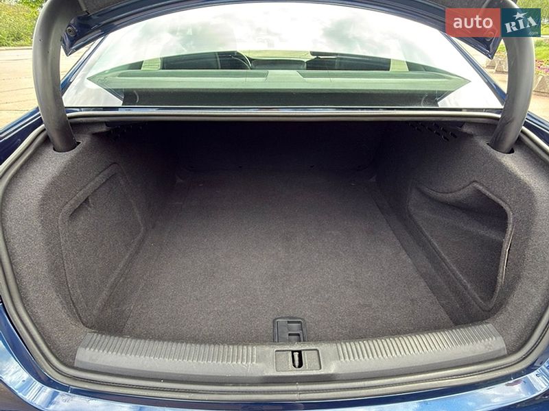 Седан Audi A4 2014 в Житомирі