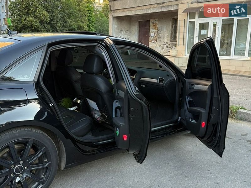 Седан Audi A4 2011 в Запоріжжі
