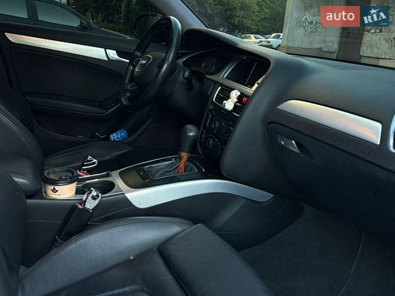 Седан Audi A4 2011 в Запоріжжі