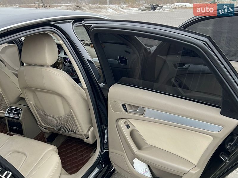 Седан Audi A4 2011 в Киеве