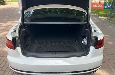 Седан Audi A4 2018 в Сумах